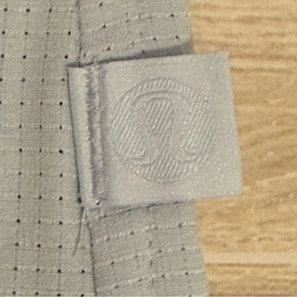 lululemon Airing Easy SS Button Down Shirt XL Light Gray - Picture 5 of 12